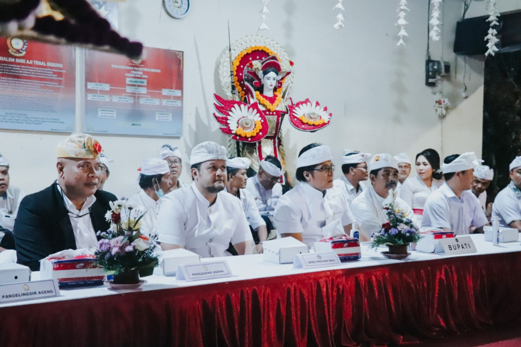 Bupati Giri Prasta Hadiri Karya Mamungkah di Pura Penataran Dalem Tegal Besung, Banjaran